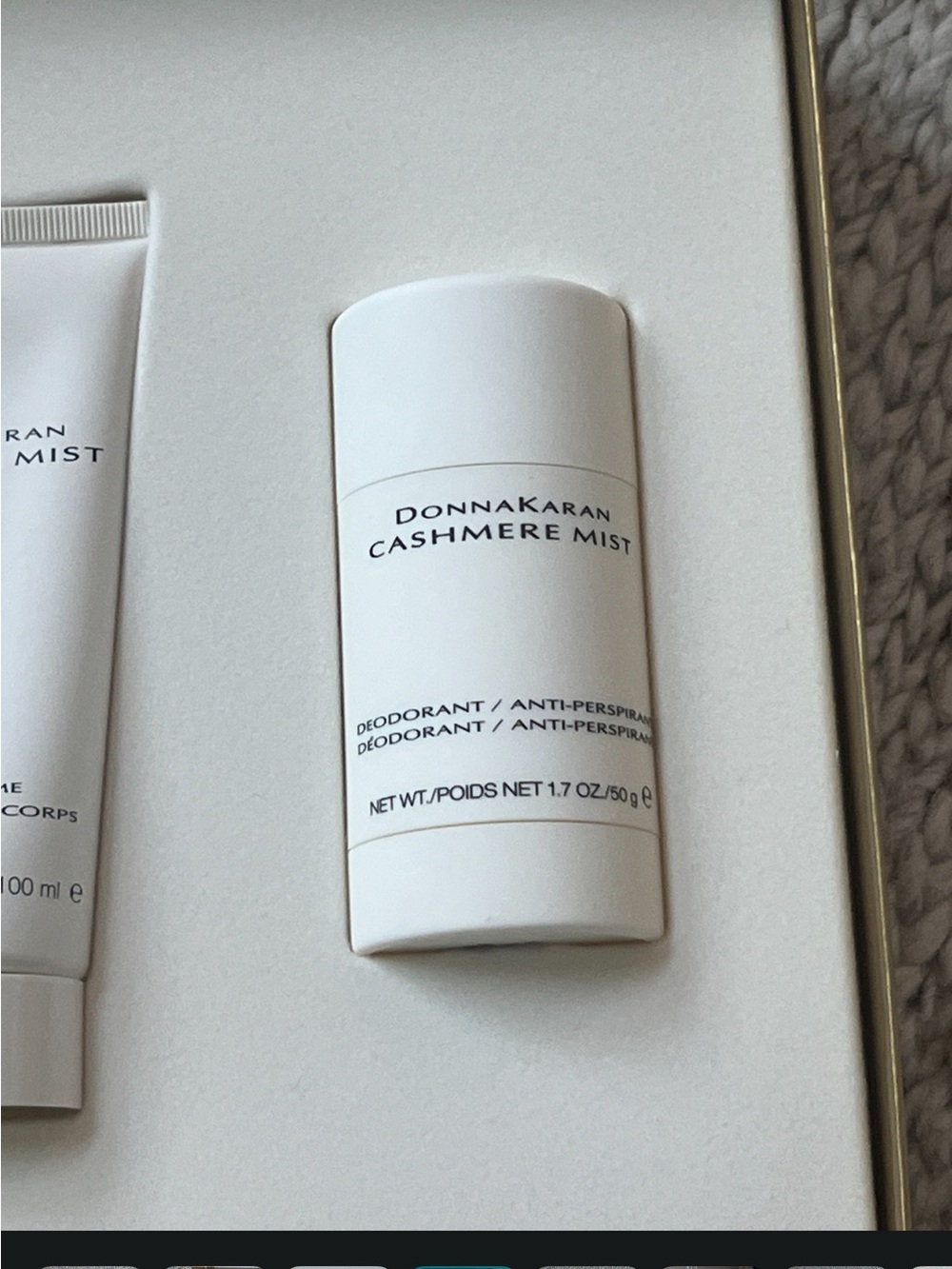 Donna Karan Cashmere Mist Gift Set - Picture 4 of 10